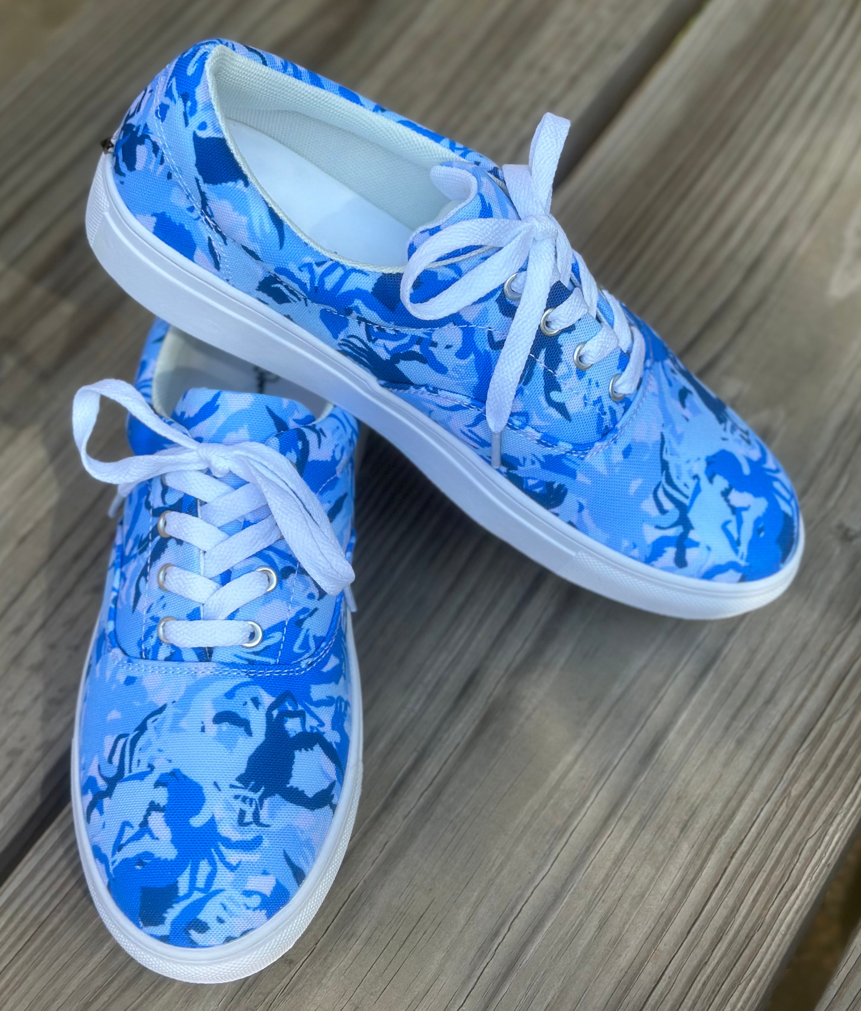 Men’s lace-up canvas shoes