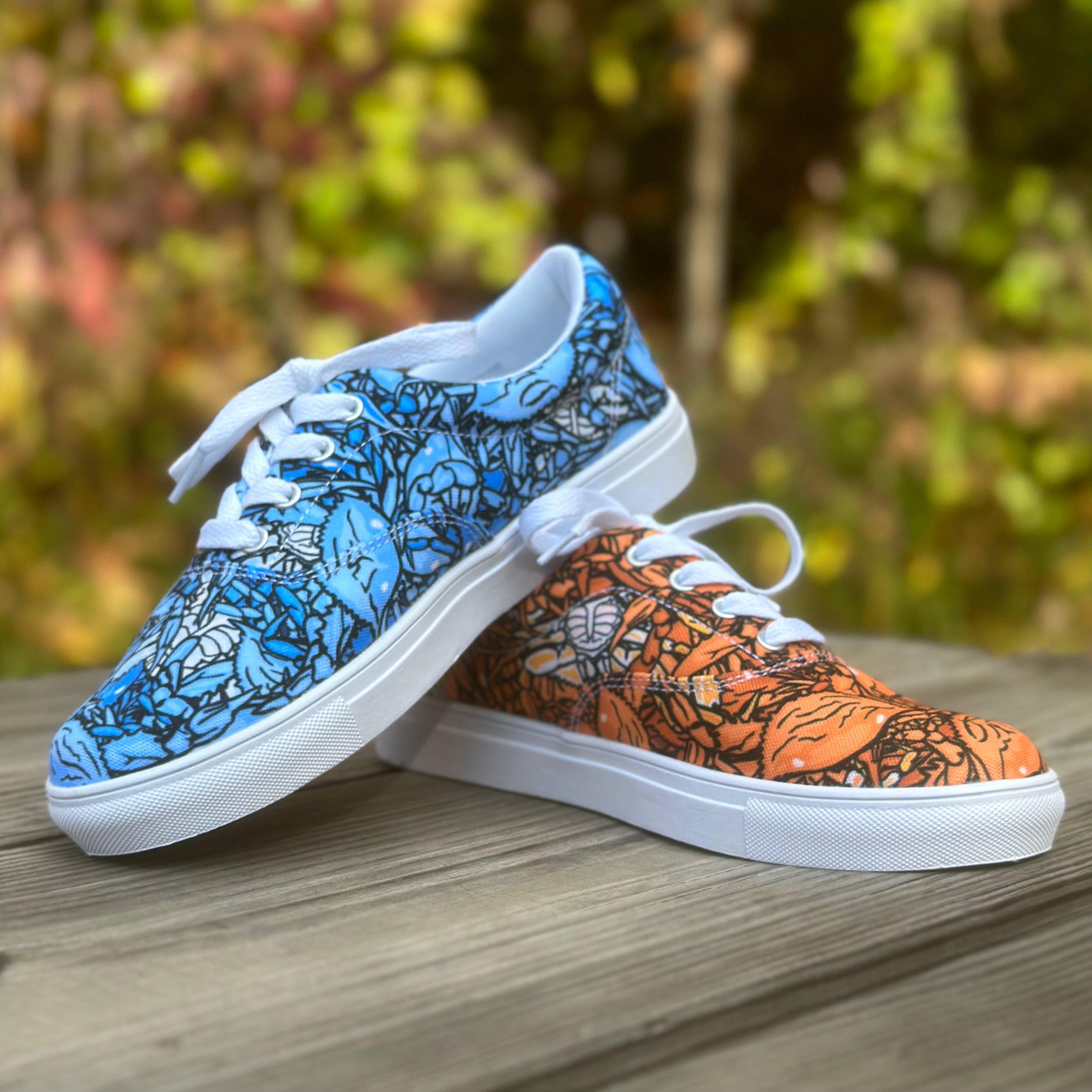 Women’s lace-up canvas
